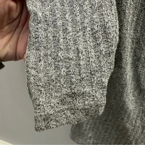 BP. Women's Long Sleeve Heathered Gray Crew Neck Ribbed Sweater Size L GUC - Picture 6 of 8